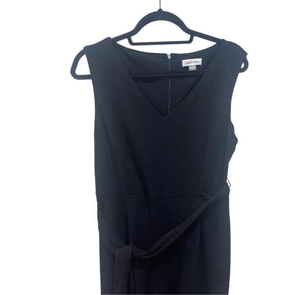 Calvin Klein Women's V-Neck Black Sleeveless Jumpsuit With Fabric Belt Sz 14 - Picture 3 of 12